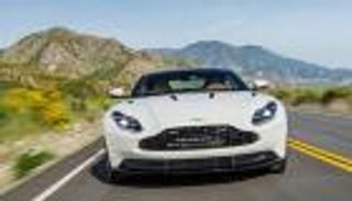 صور.. أستون مارتن DB11 أيقونة بريطانية في عالم السيارات الرياضية