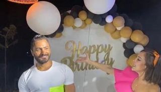 الفنان المصري تامر حسني وزوجته بسمة بوسيل