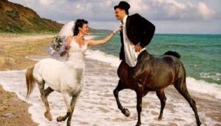 واحدة من صور الزفاف الروسية الغريبة