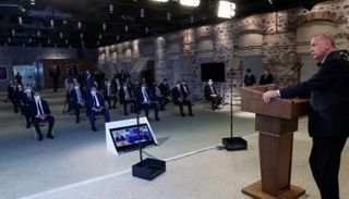 أردوغان خلال إعلان اكتشاف حقل الغاز الطبيعي - رويترز