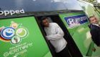 محمد الدعيع يتحدث لـ"العين الرياضية" عن مباراة الأهلي والزمالك والأقرب للفوز ومن يشجع؟