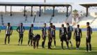 الدوري التونسي.. أعمال شغب تنقل لاعب الصفاقسي إلى المستشفى