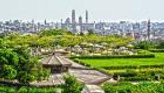 حدائق مصر تفتح أبوابها.. وسلاح الكمامة في يد الجميع