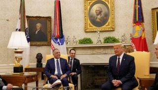 الكاظمي خلال لقائه مع الرئيس الأمريكي بواشنطن