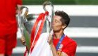 بالدموع.. ليفاندوفسكي "التاريخي" يحسم هداف دوري أبطال أوروبا