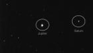 محمد بن راشد ينشر صورا التقطها مسبار الأمل: "المريخ أمامنا"