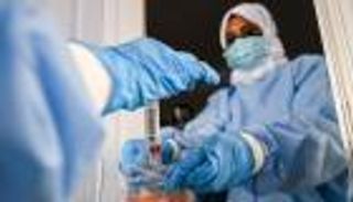 الإمارات: 71,282 فحصا جديدا وشفاء 94 من مصابي كورونا