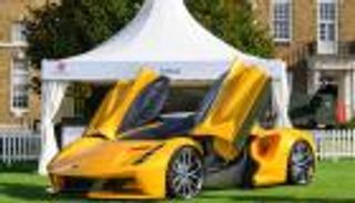  سيارات تتحدى الفيروس.. تفاصيل أول معرض في عصر كورونا