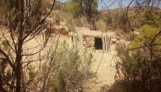 مخبأ لإرهابيين دمره الجيش الجزائري بالمرتفعات الجبلية لمحافظة باتنة