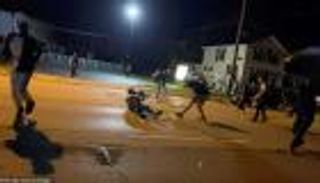 حرب شوارع بالأسلحة بولاية ويسكونسن الأمريكية