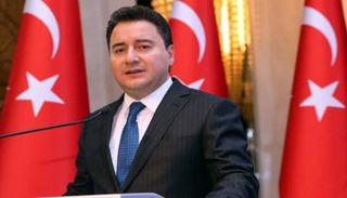 علي باباجان رئيس حزب "الديمقراطية والتقدم" التركي المعارض