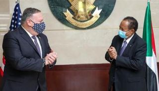 بومبيو خلال لقائه مع حمدوك بالخرطوم