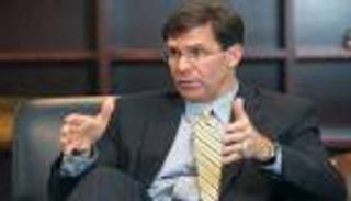 وزير الدفاع الأمريكي يتهم الصين بعرقلة جهود "مكافحة كورونا"