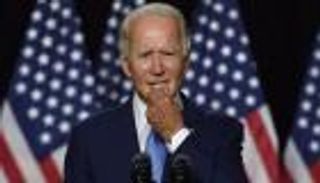 بايدن ينتقد ترامب: يسكب البنزين على نار العنصرية