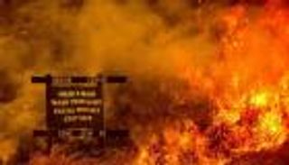 كورونا وبطالة وحرائق.. هنا جحيم 2020