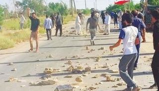 جانب من الاشتباكات في قرية أبو الفضل