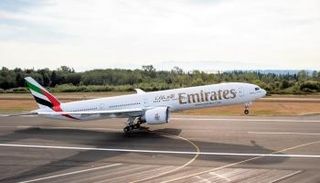 طائرة تتبع طيران الإمارات