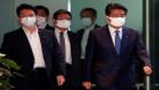 رئيس الوزراء الياباني يعلن استقالته من منصبه لأسباب صحية