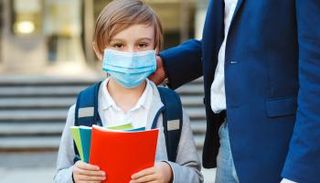 قواعد مهمة لتحصين الأطفال ضد كورونا مع عودتهم للمدارس