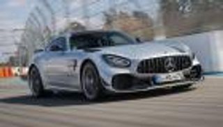 مرسيدس تهدد تفوق بورشه..  مواصفات خارقة في أحدث نسخ AMG GT