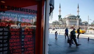 الليرة التركية تستعد لجولة ثانية من الهبوط 