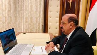 رئيس البرلمان  اليمني الشيخ سلطان البركاني خلال لقائه جريفيث