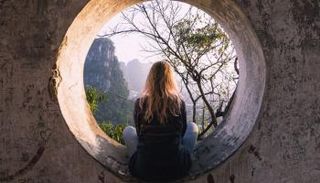 العيش لمدة يومين في الطبيعة مقابل ألف دولار