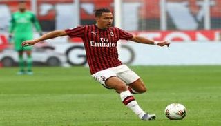 إسماعيل بن ناصر لاعب ميلان الإيطالي