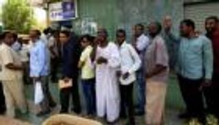 سعر الدولار في السودان اليوم الأحد 30 أغسطس 2020.. عبث أباطرة الذهب