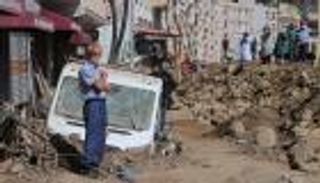 الفيضانات تقتل 10 وفقدان 5 بشمال شرقي تركيا