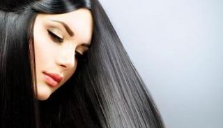 الفيتامينات تكسب الشعر اللمعان