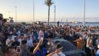 طرابلس تغرق في الظلام.. وليبيون: "الوفاق" أخطر من كورونا