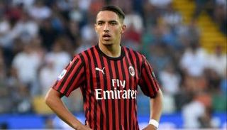 إسماعيل بن ناصر لاعب وسط ميلان