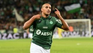 التونسي وهبي الخزري لاعب فريق سانت إيتيان