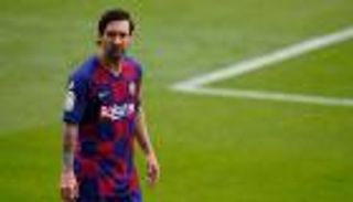 "واتساب" أمل زملاء ميسي لإبقائه في برشلونة