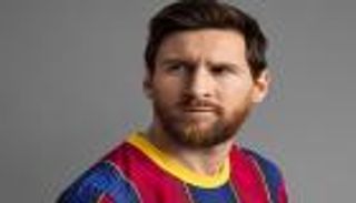 قبل اجتماع الحسم.. برشلونة يتحدى ميسي بالقميص الجديد