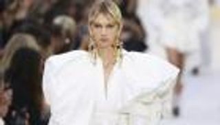 كورونا يحول وجهة عرض "فالنتينو" من باريس إلى ميلانو: "الأنسب أخلاقيا"