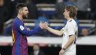 زلزال ميسي.. مودريتش يقلل من آثار الرحيل المحتمل