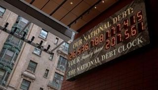 الدين الأمريكي يوشك على بلوغ نقطة فارقة