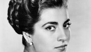 الممثلة اليونانية إيرين باباس