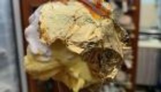 "صولجان الملك" بـ70 يورو.. آيس كريم بورق الذهب