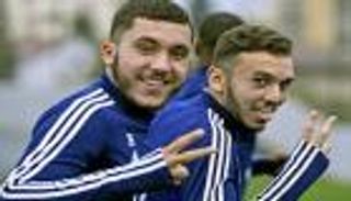 بسبب مزدوجي الجنسية.. 4 معارك منتظرة بين منتخبي فرنسا والجزائر