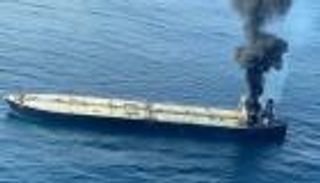 تحمل مليوني برميل.. اشتعال النيران في ناقلة نفط قبالة سريلانكا