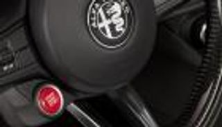 أغرب أماكن أزرار تشغيل السيارات في العالم.. بعضها سري