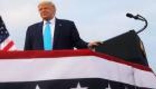 بعد نكسة الأسهم الأمريكية.. ترامب يشيد بإنجازاته الاقتصادية