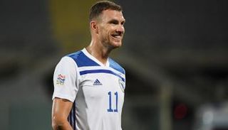 إيدين دجيكو مهاجم البوسنة صدم منتخب إيطاليا