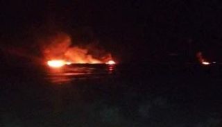 جانب من الحريق بأنبوبين لنقل النفط الجزائرية