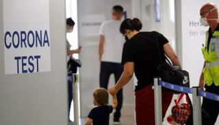 الصين تفرض اختبار كورونا على القادمين من أمريكا