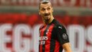 لاعب يوفنتوس يمنح إبراهيموفيتش فرصة جديدة لانتقاد مدرب السويد