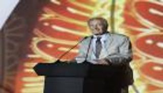 رئيس اتحاد اليد الدولي مازحا: مبارك طلب تفويت مواجهة فرنسا المونديالية